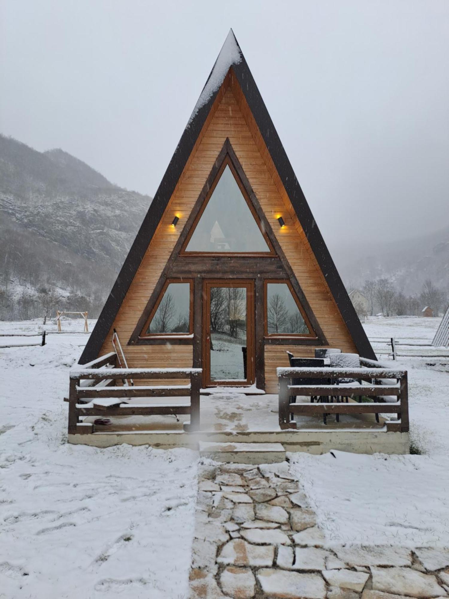 Wooden Cottages Konak Savnik Экстерьер фото